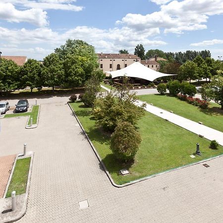 Una Hotels Occhiobello Bagian luar foto