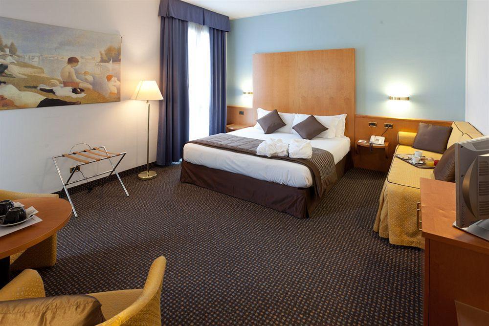Una Hotels Occhiobello Bagian luar foto