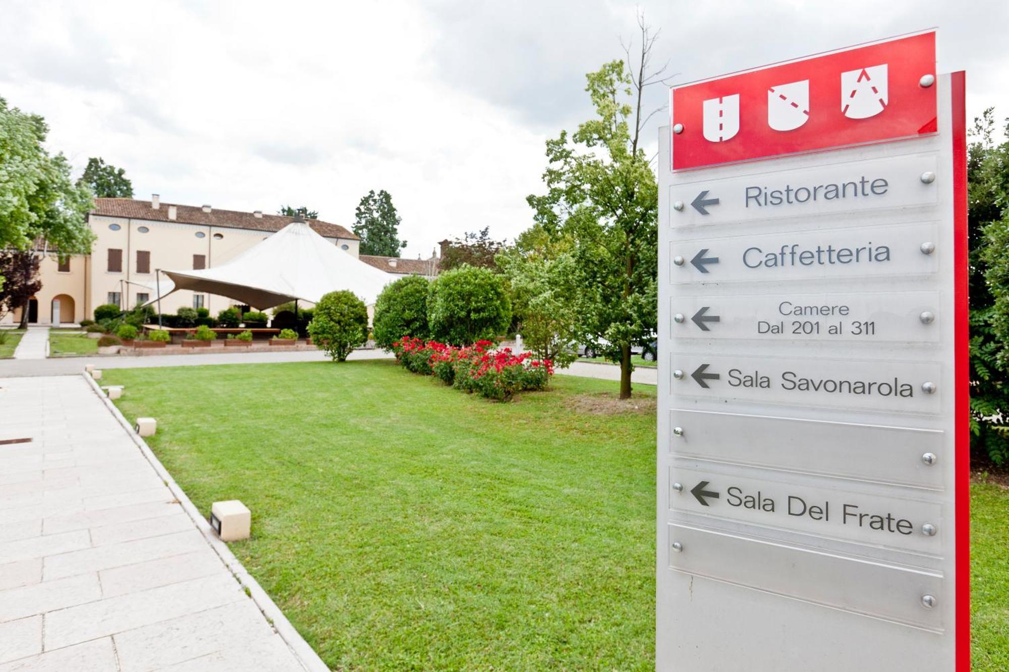 Una Hotels Occhiobello Bagian luar foto