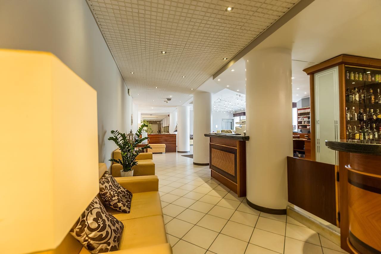 Una Hotels Occhiobello Bagian luar foto
