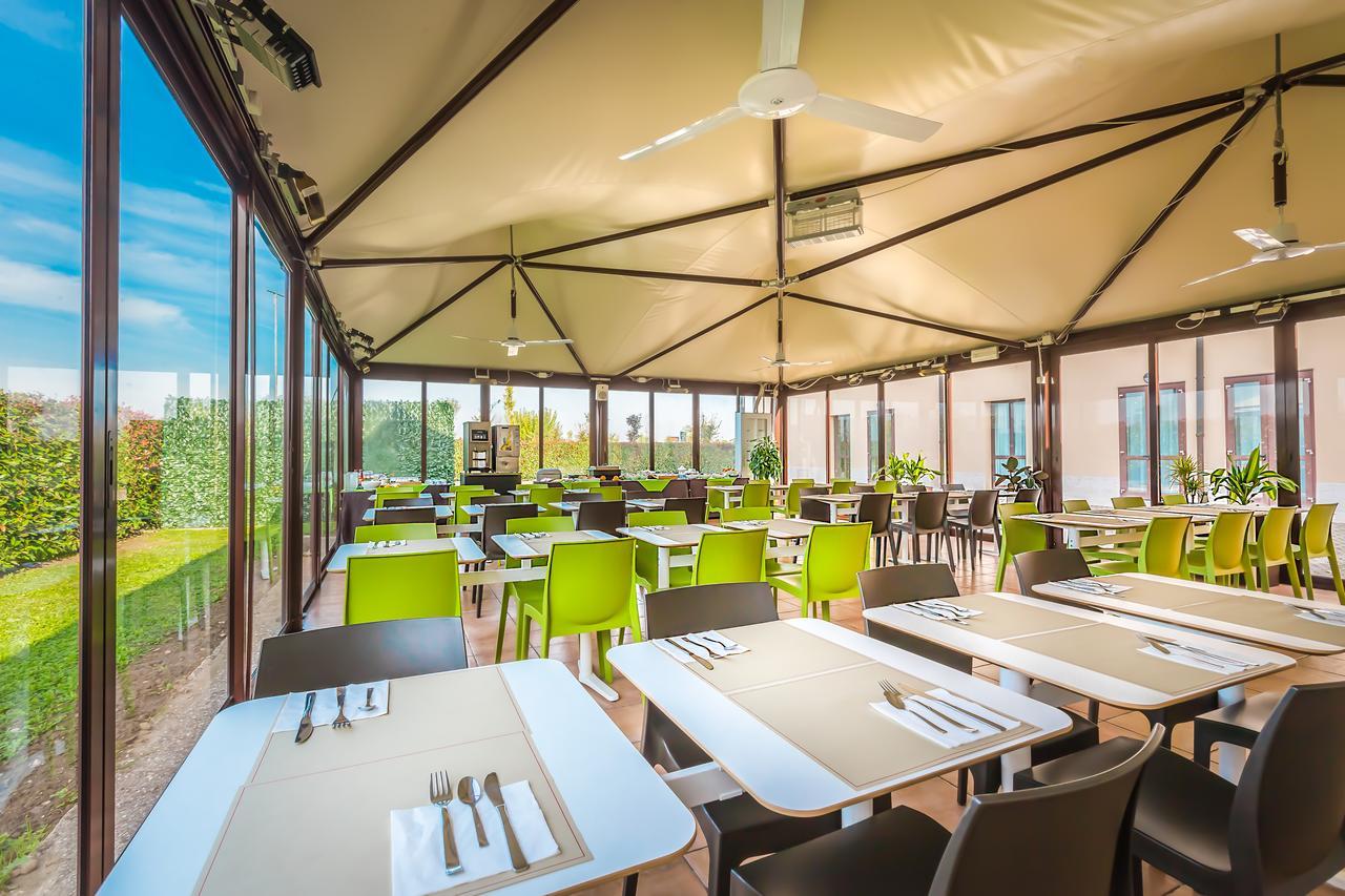 Una Hotels Occhiobello Bagian luar foto