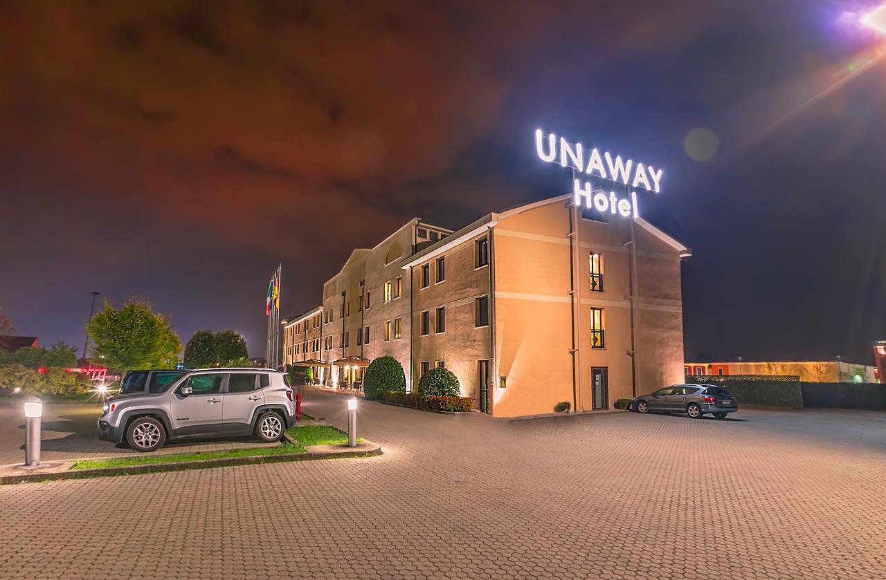 Una Hotels Occhiobello Bagian luar foto