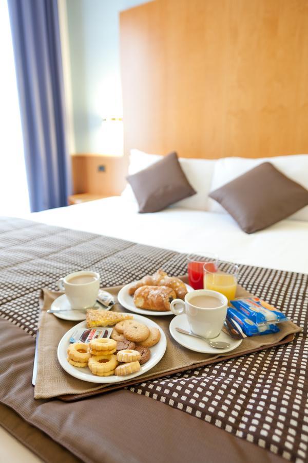Una Hotels Occhiobello Bagian luar foto
