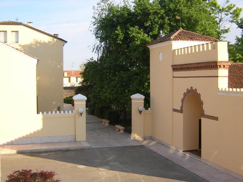Una Hotels Occhiobello Bagian luar foto