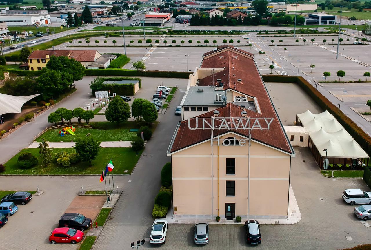 Una Hotels Occhiobello Bagian luar foto