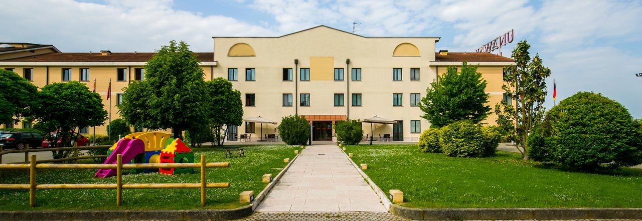 Una Hotels Occhiobello Bagian luar foto