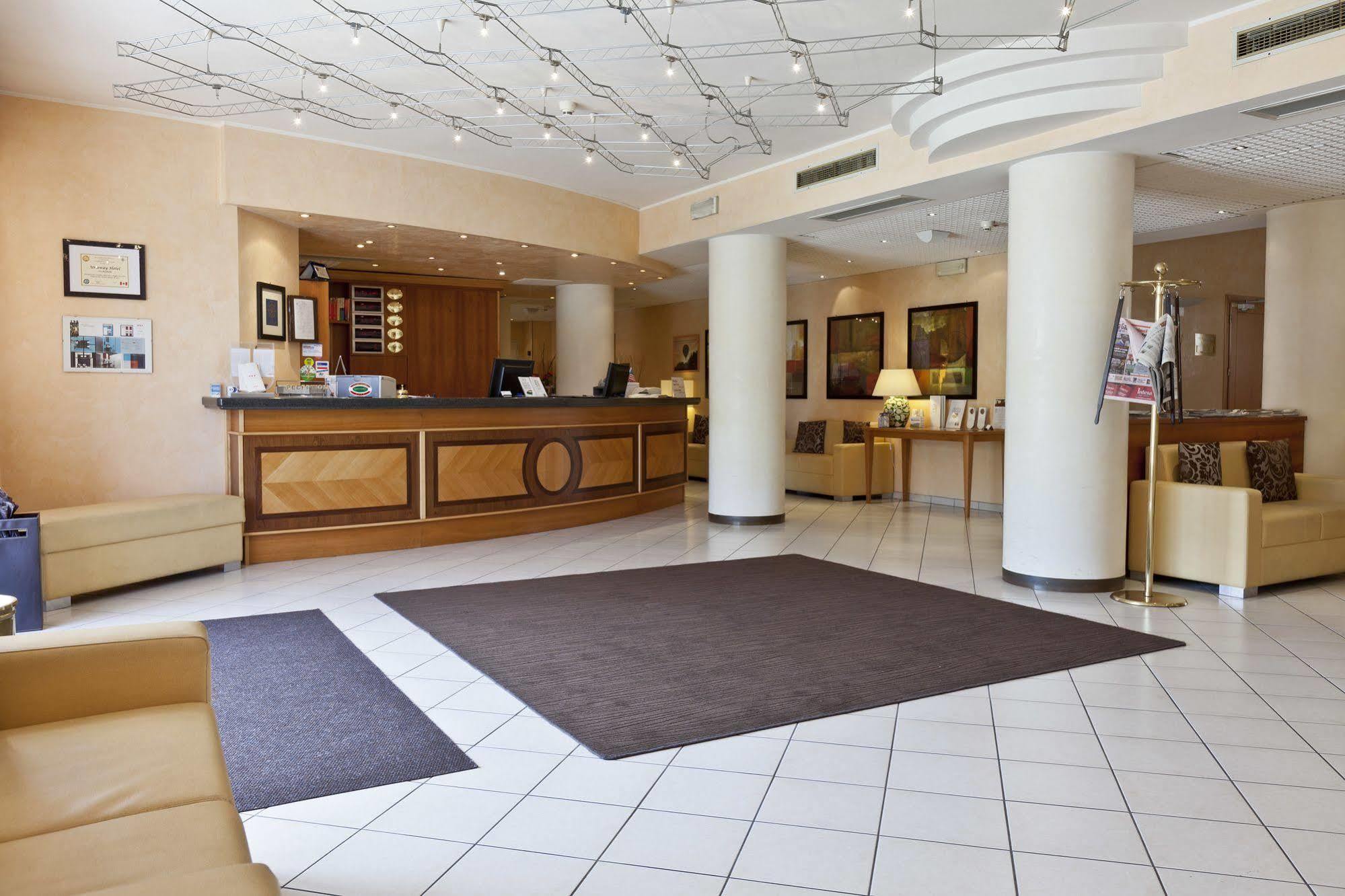 Una Hotels Occhiobello Bagian luar foto