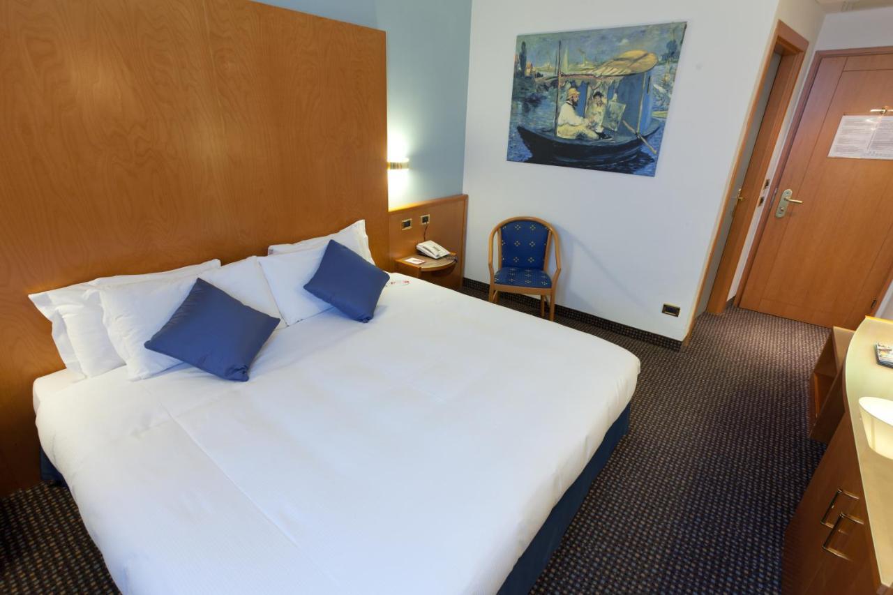Una Hotels Occhiobello Bagian luar foto